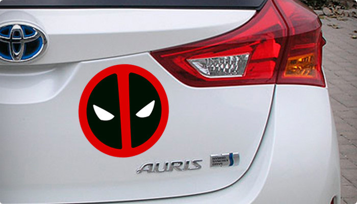 pegatina simbolo deadpool coche