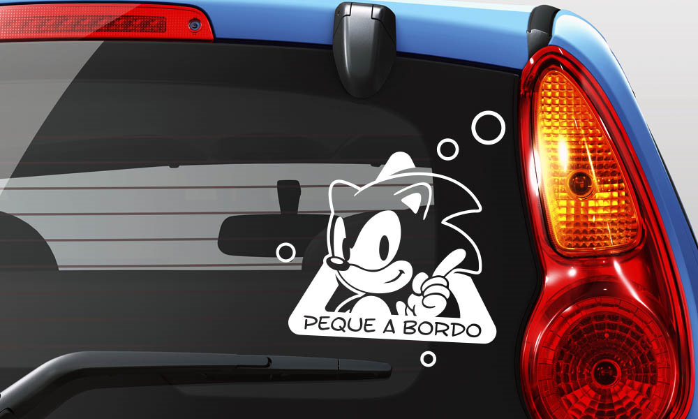 pegatina sonic bebe a bordo troquelado personalizado